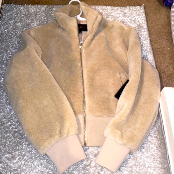 Jacket - Picture 1 of 4